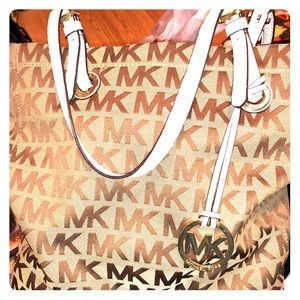 MK medium size purse
